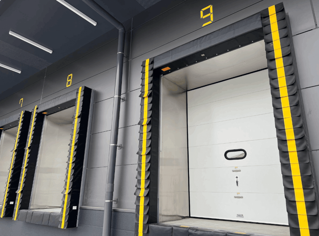 冷凍冷蔵倉庫特有のバース